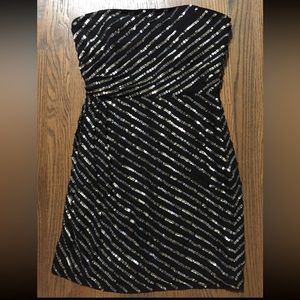Theory Women’s Strapless Black / Gold Sequin Dress. Size 4